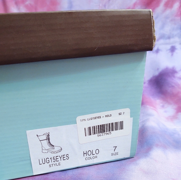 NIB N.Y.L.A. Dollskill Holographic Lace-Up Ankle Combat Boots: 7.5 - Picture 9 of 9